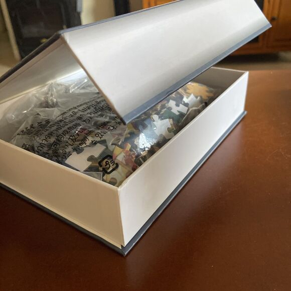 Disney Alice in Wonderland Puzzle Book Box - Picture 2 of 9